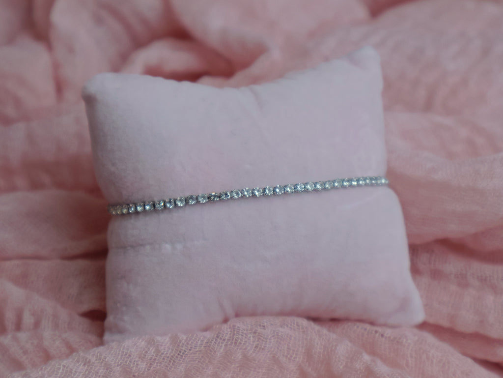 Dainty Tennis