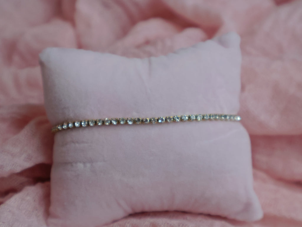 Dainty Tennis