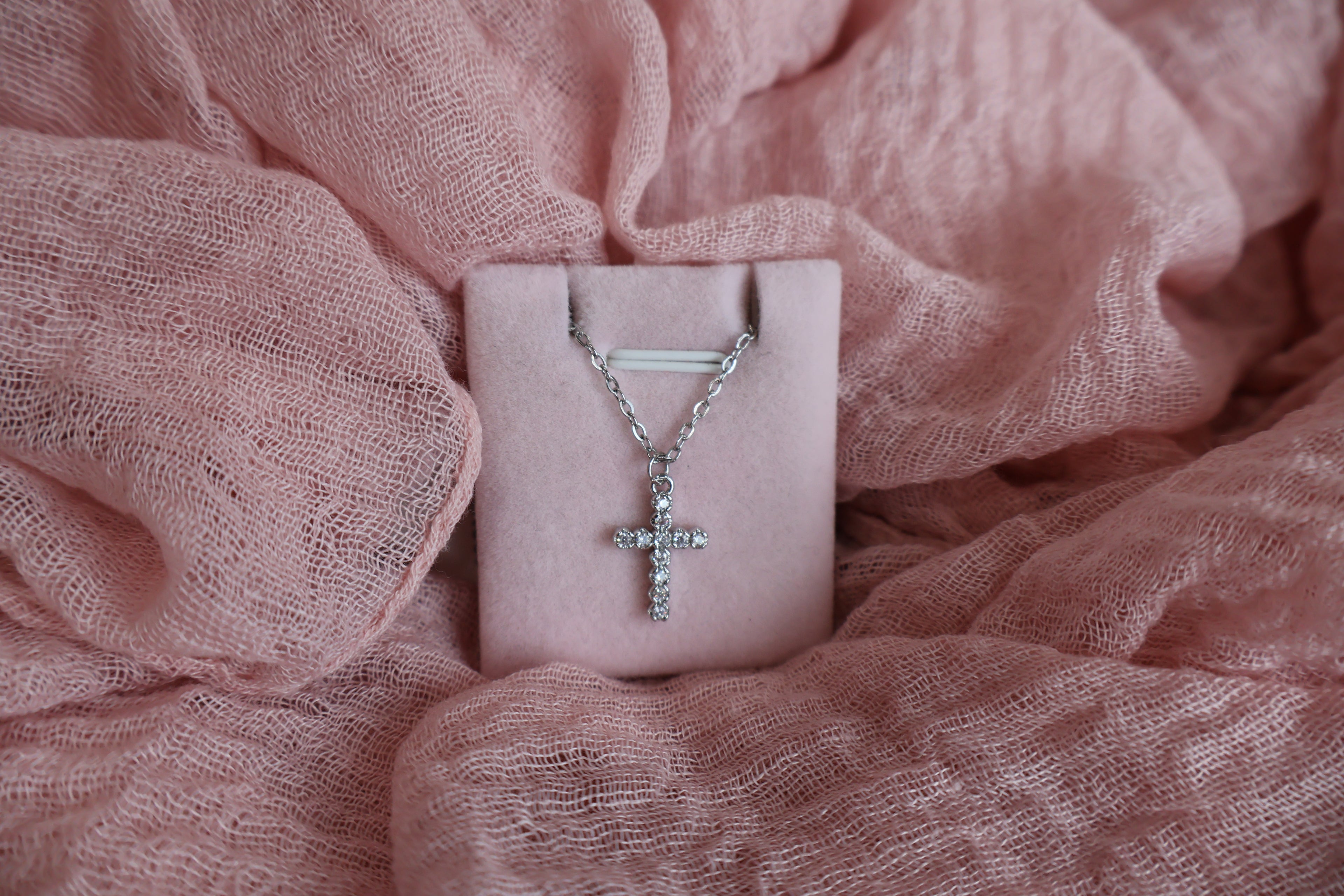 Dainty Cross