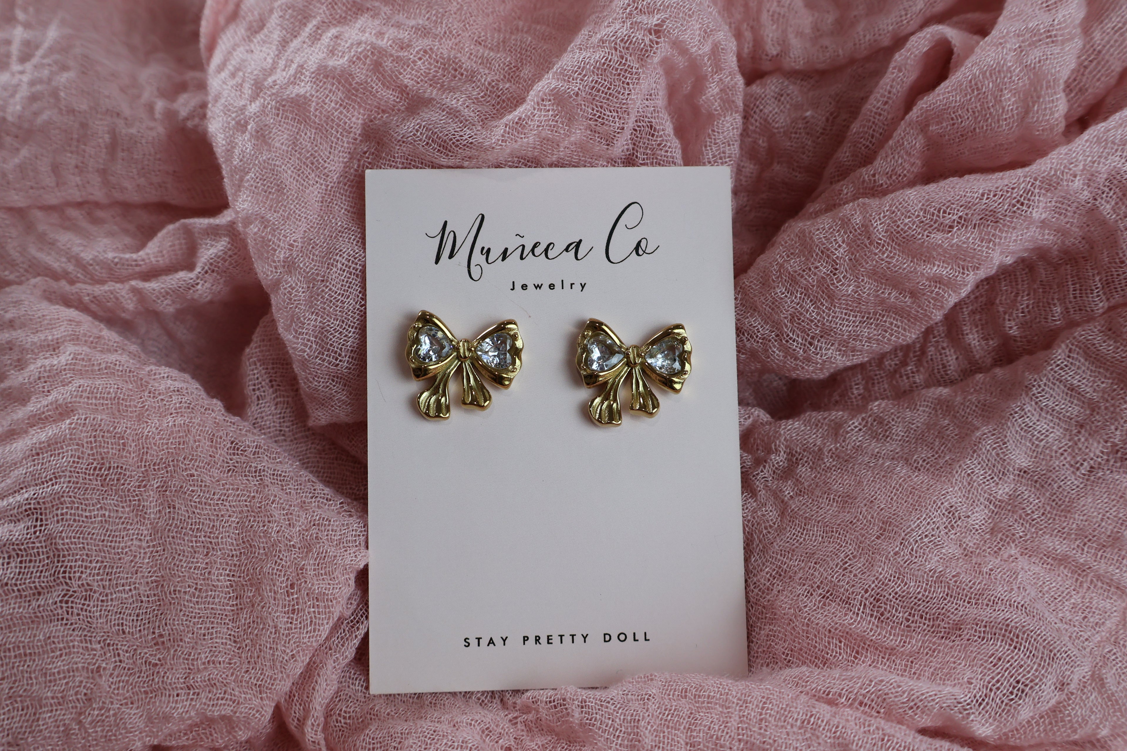 Muñeca Bows